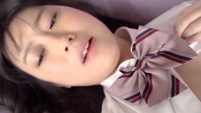 JKに吸い付く男　セイラー服美人