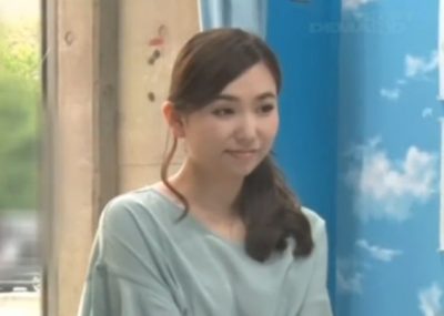 清楚でおとなしいお姉さんがマッサージで潮吹き