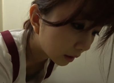 掃除してお尻丸見えそそられます