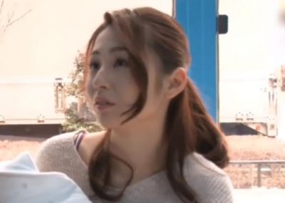 清楚な美人ママでもやりチンにはしゃぶりつく！