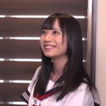 アナル丸見えで世話焼きしてくる制服女子