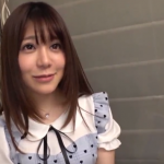 スレンダー美人のお〇〇〇にしゃぶりつく変態男