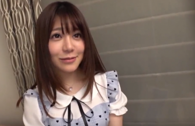 スレンダー美人のお〇〇〇にしゃぶりつく変態男