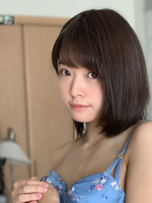八木奈々19歳の初々しい美少女。恥じらいの見える慣れないSEXがなんともいい！