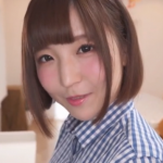 料理中に勃起した彼氏のチンチンをお口でなだめる