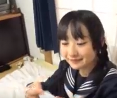 デブ親父が女子高生二人とセックスしまくる動画