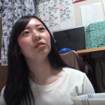 美乳の奥さんが寝ている旦那の横で他の人とセックス