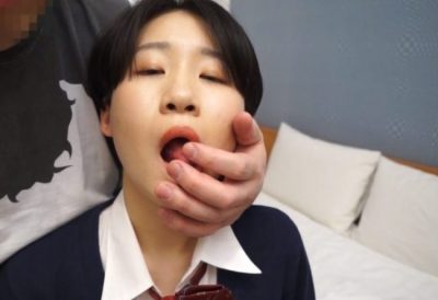 黒髪JKがあそこなめなめでイキイキSEX