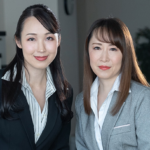 篠原なぎさ ・さくらみな｜W美魔女ランジェリー販売員のW中出し営業術
