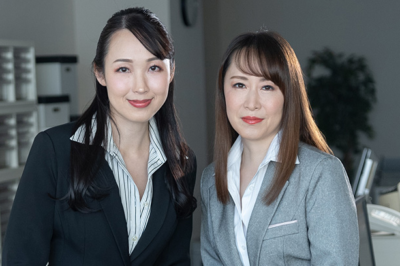 篠原なぎさ ・さくらみな｜W美魔女ランジェリー販売員のW中出し営業術